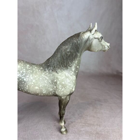 Breyer Proud Arabian Stallion Wild Dapple Gray READ - Picture 10 of 15